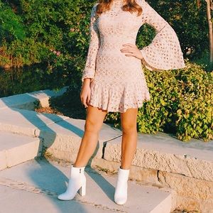 LACE IMPECCABLE PIG DRESS!